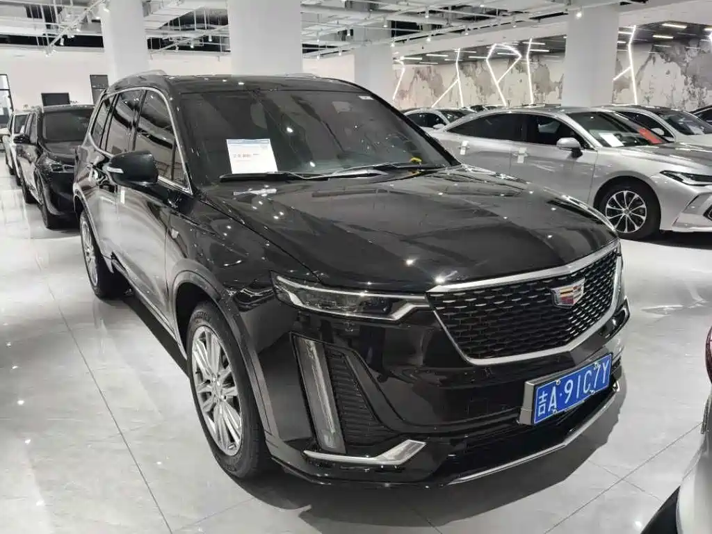 Cadillac XT6
