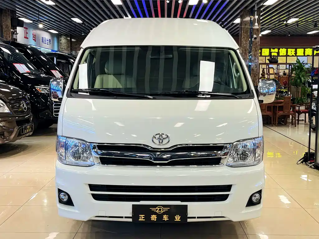 Toyota Hiace — миниатюра 2