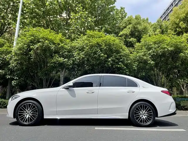 Mercedes-Benz C-Class — миниатюра 3
