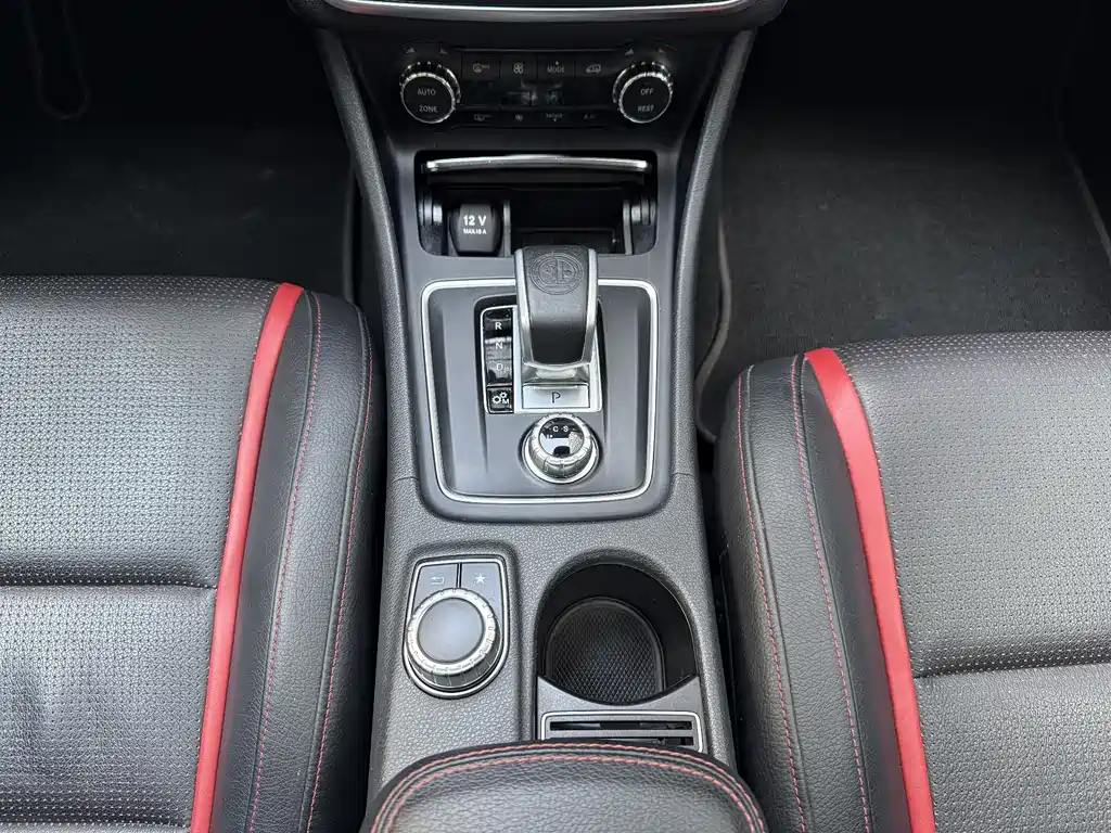 MERCEDES-BENZ GLA AMG