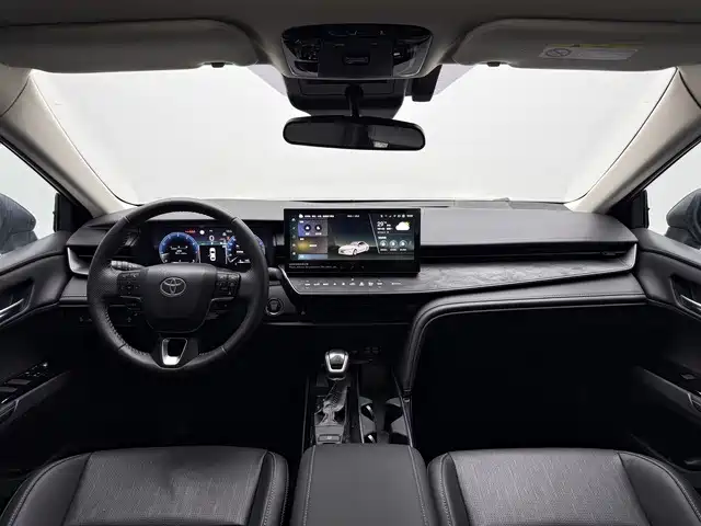 Toyota Camry — миниатюра 12