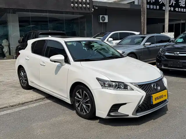lexus ct