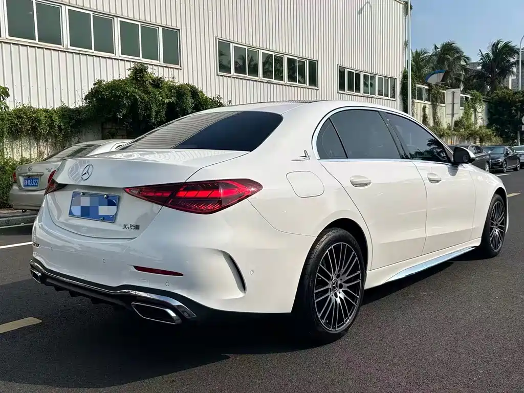 Mercedes-Benz C-Class — миниатюра 9