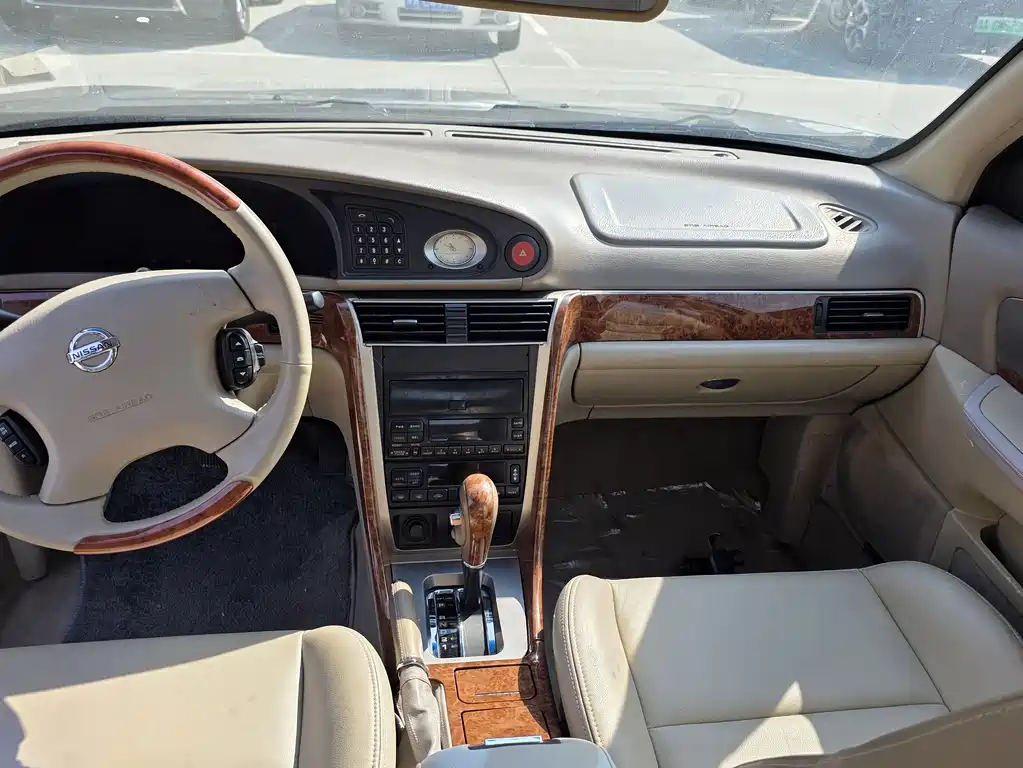 Nissan Bluebird Classic — миниатюра 12