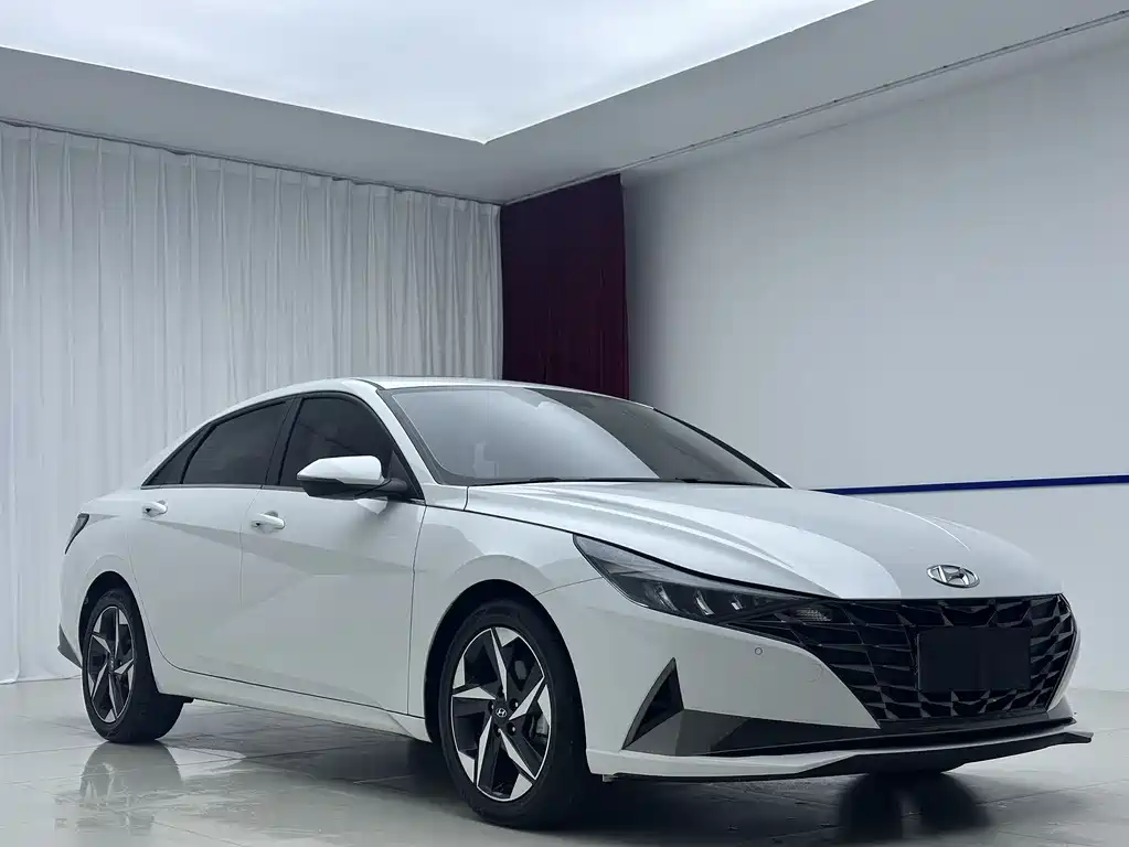 Hyundai Elantra 2022 1.5L CVT LUX Luxury
