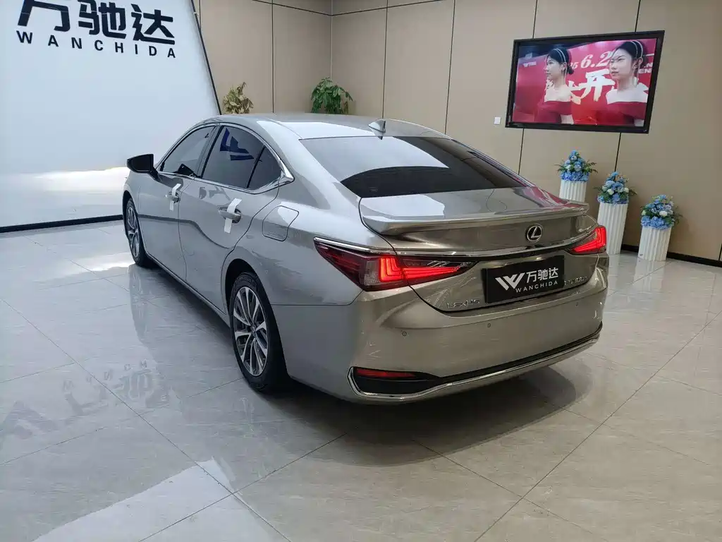 Lexus ES — миниатюра 4