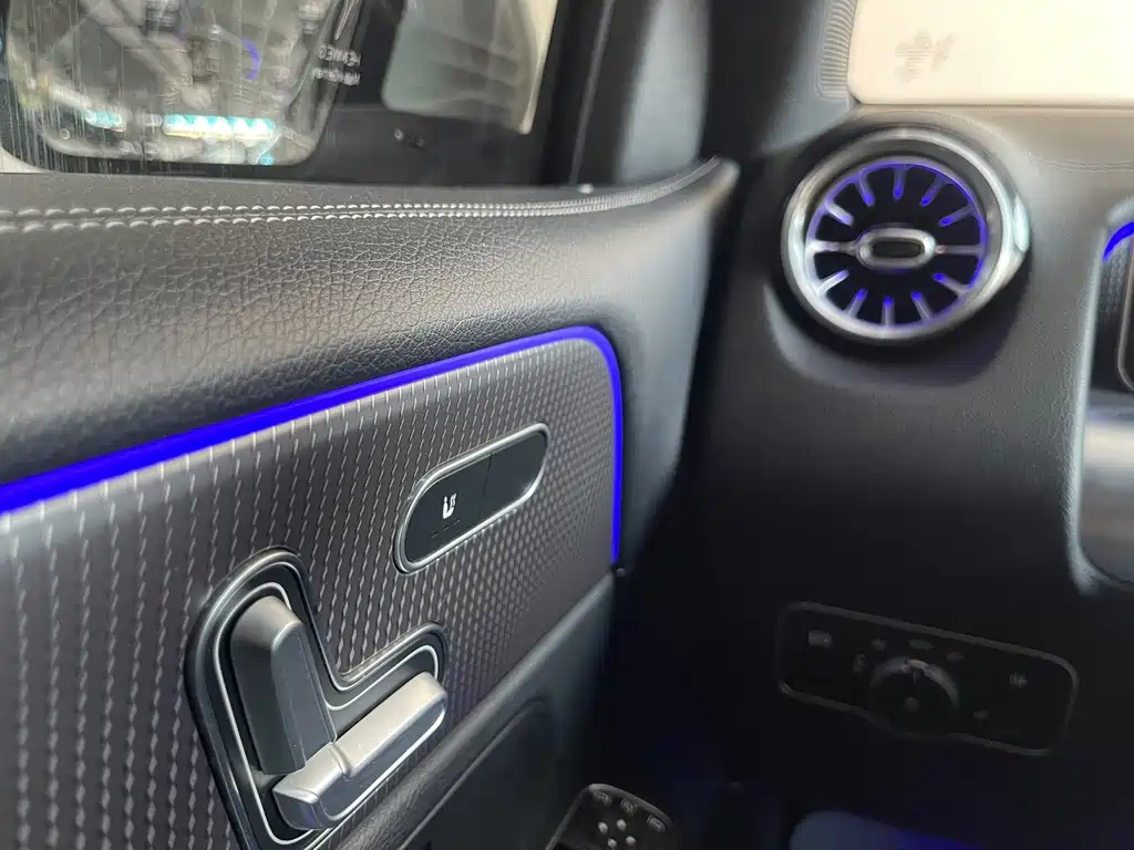 Mercedes-Benz GLB — миниатюра 16