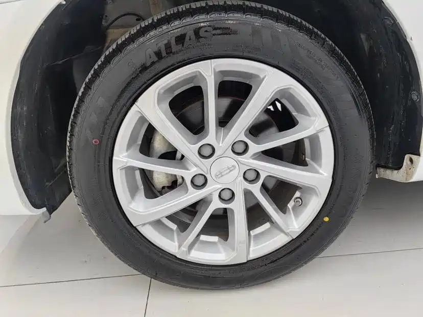 Geely Emgrand — миниатюра 12