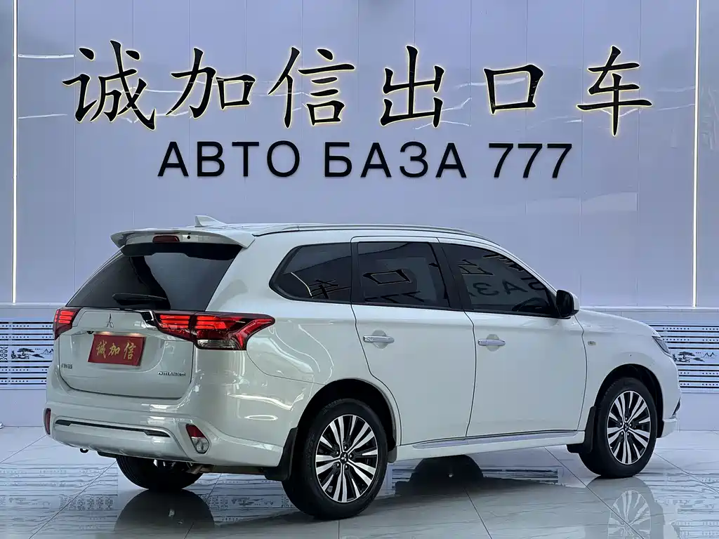 Mitsubishi Outlander — миниатюра 4
