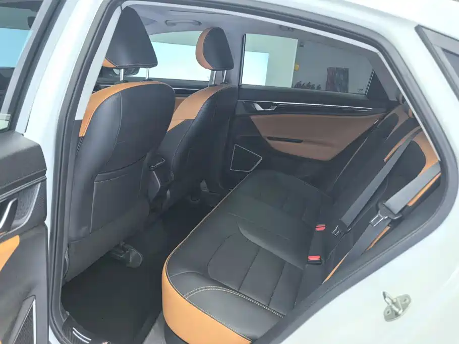 Geely Emgrand GL — миниатюра 11