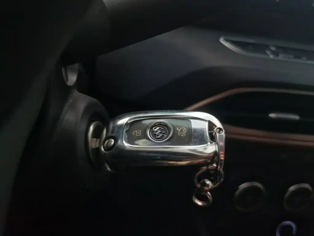Buick Verano — миниатюра 13