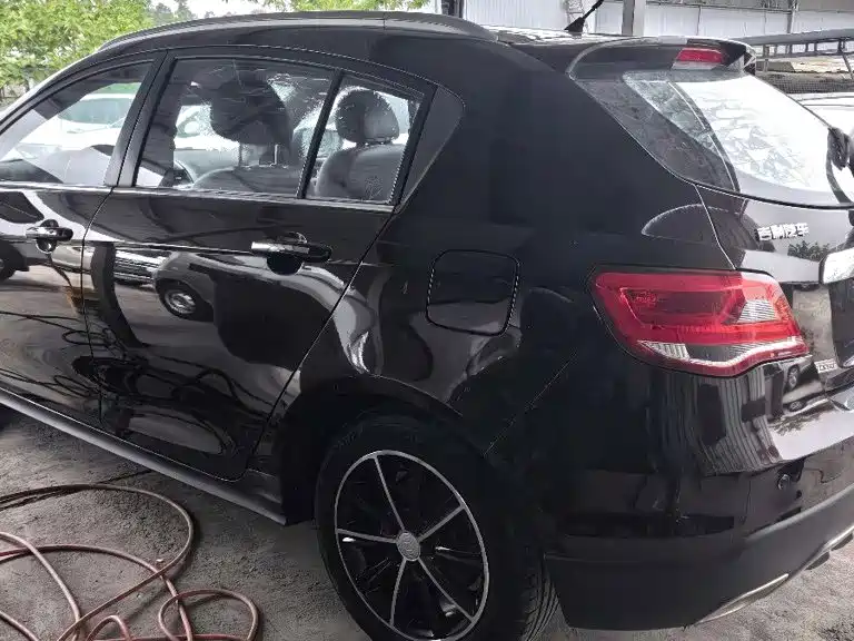 Geely Emgrand — миниатюра 3