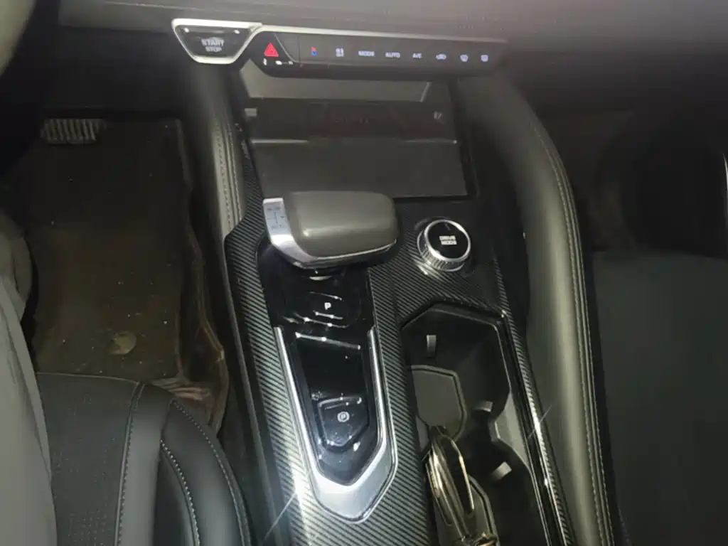 Geely Xingyue L — миниатюра 14