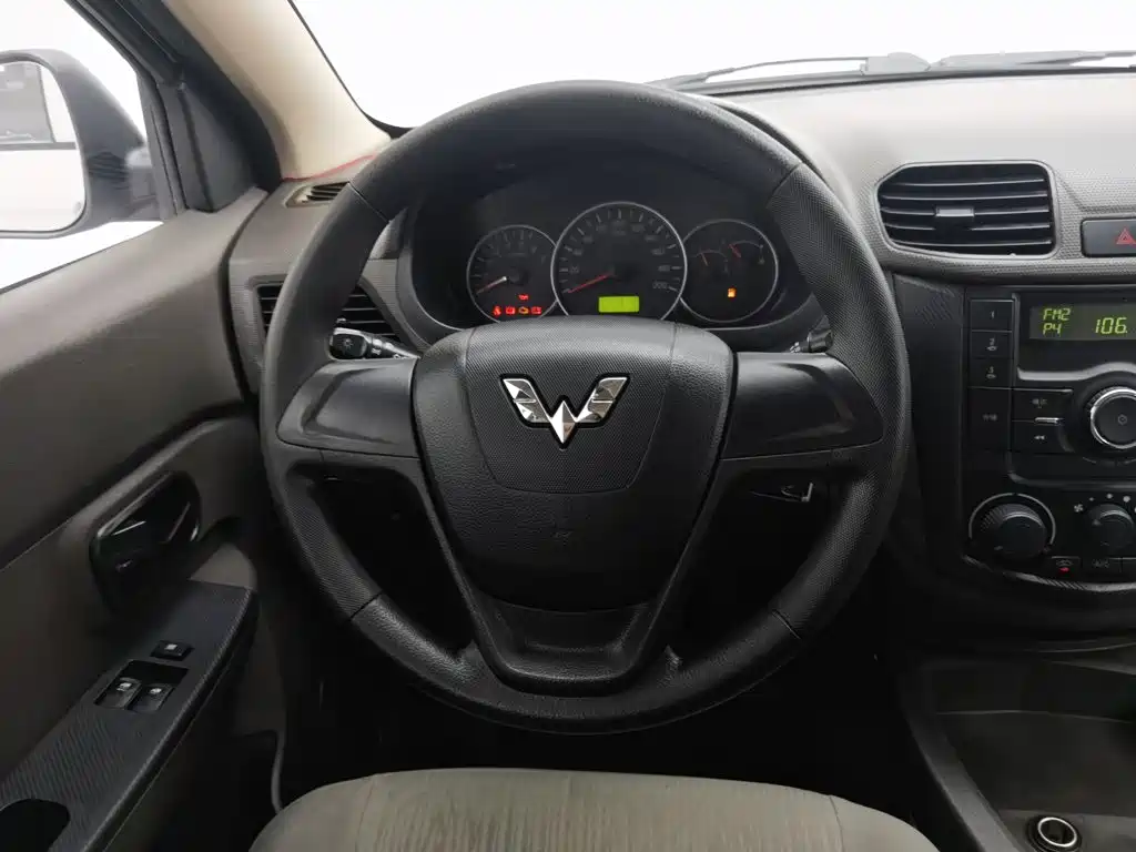 Wuling Hongguang — миниатюра 11