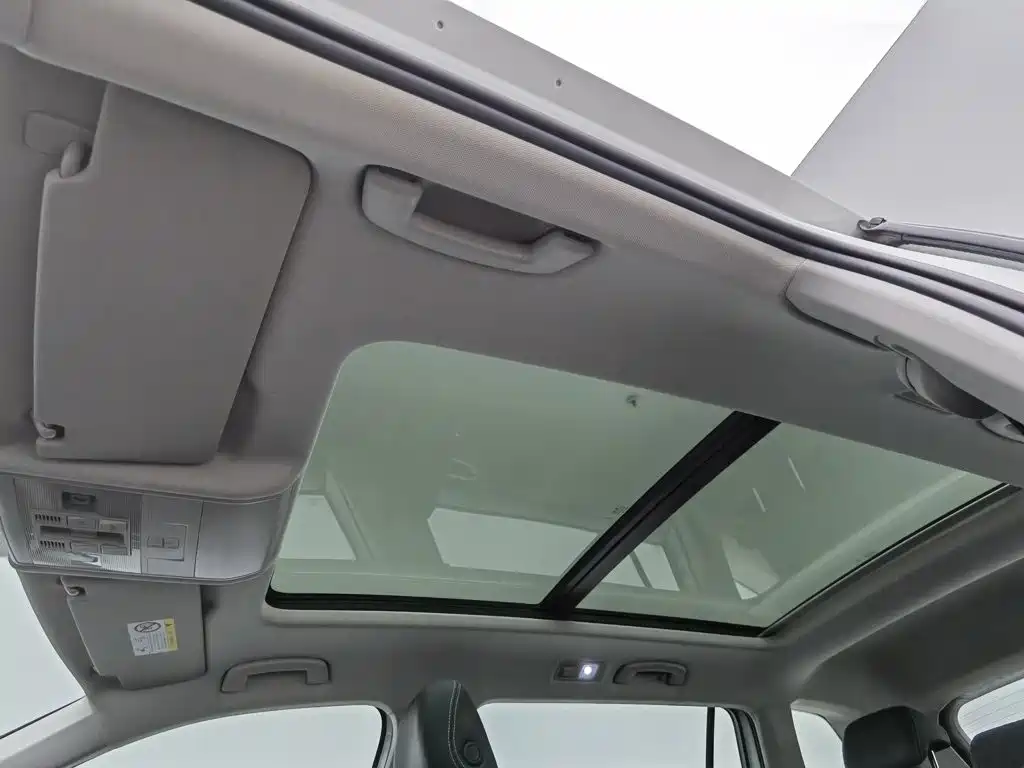 Volkswagen Tiguan L — миниатюра 14