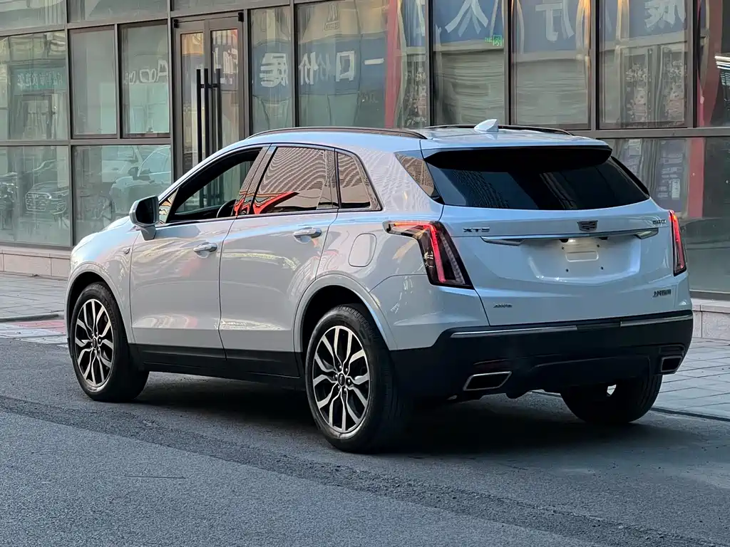 CADILLAC XT5