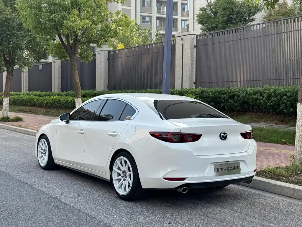 Mazda 3 Axela — миниатюра 9