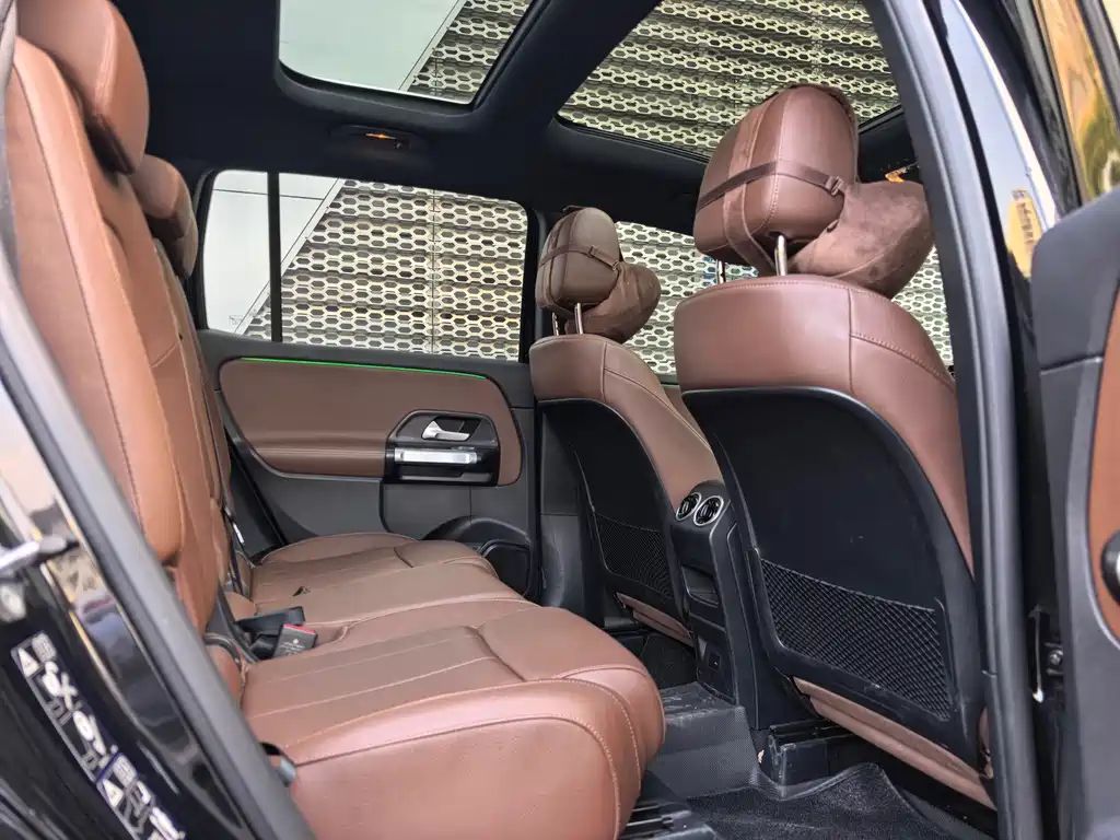 Mercedes-Benz GLB — миниатюра 13