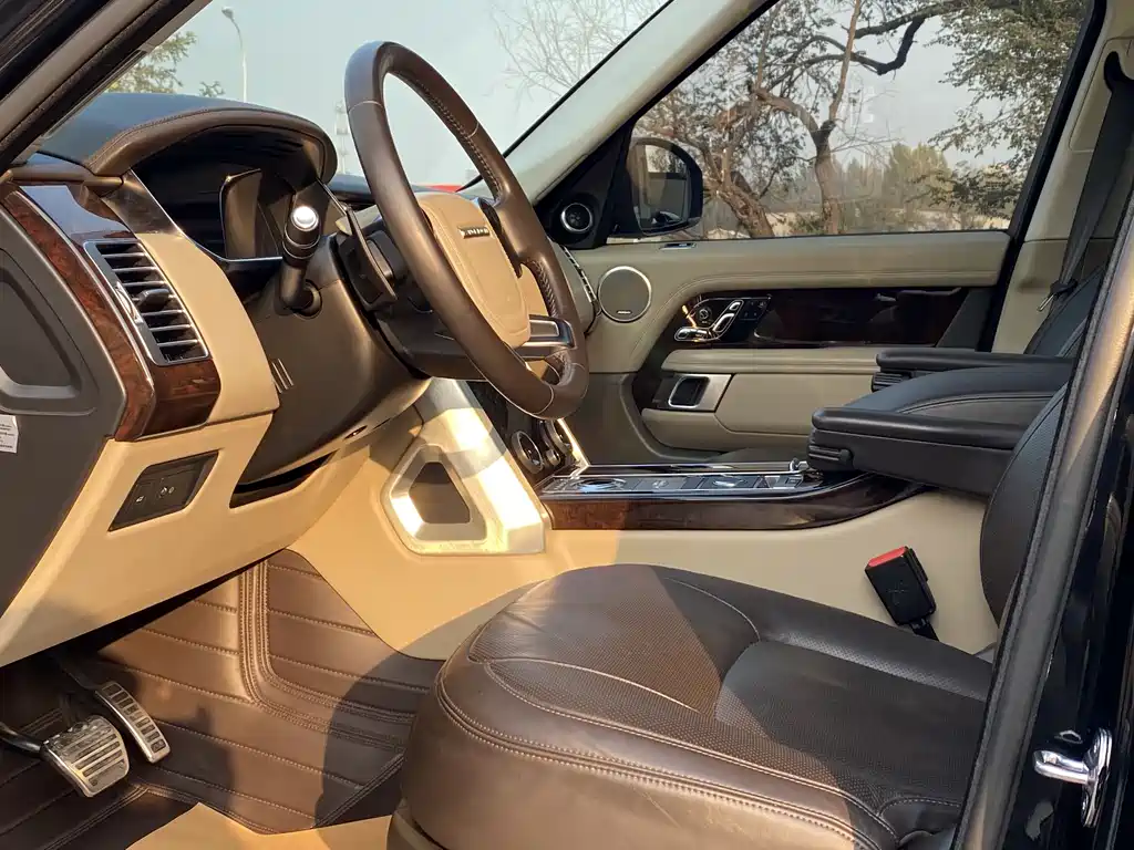 LAND ROVER RANGE ROVER