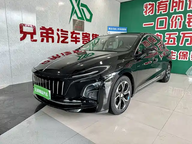2022 Hongqi E-QM5