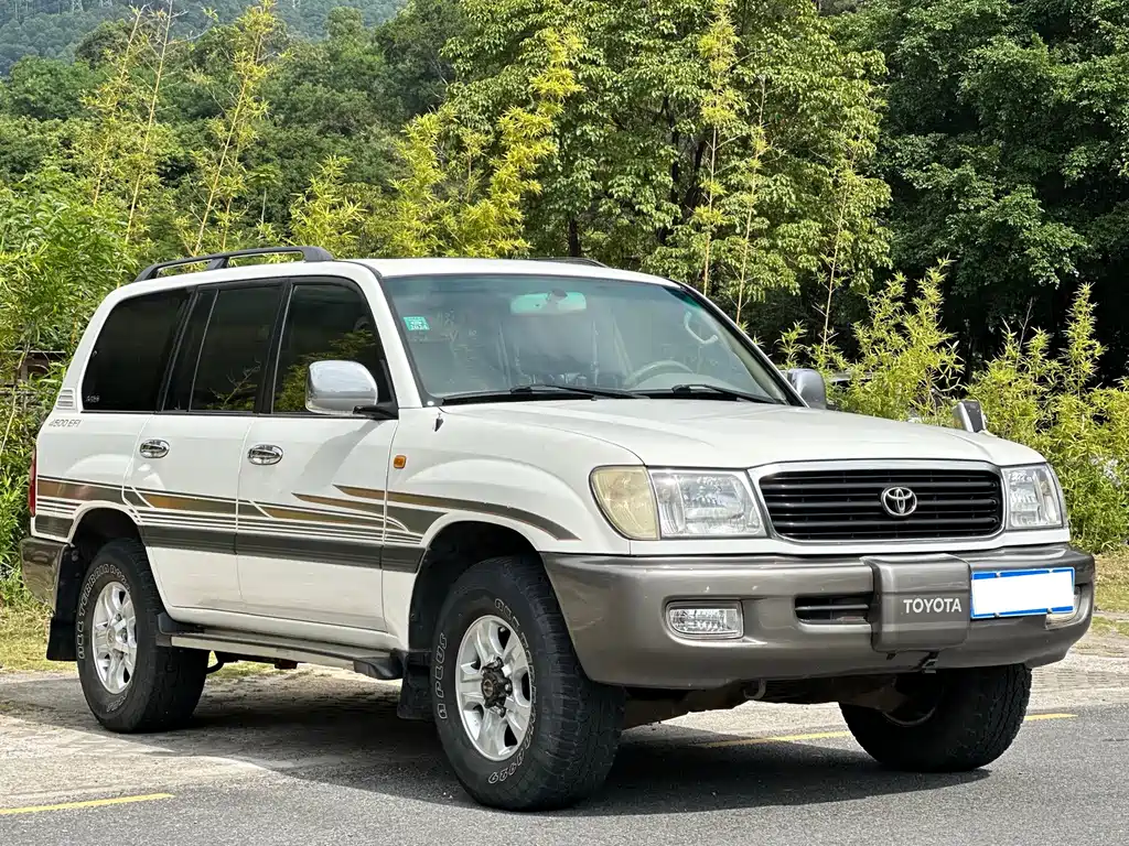 Toyota Land Cruiser LC100 2003 4.5L MT
