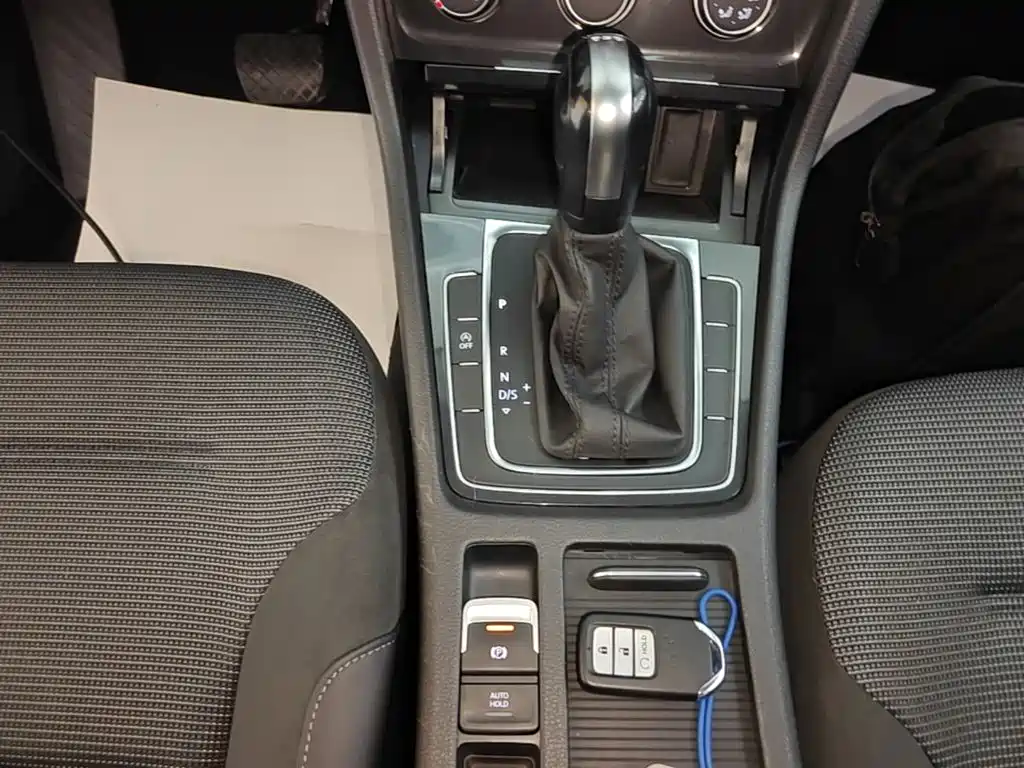 Volkswagen Golf — миниатюра 14