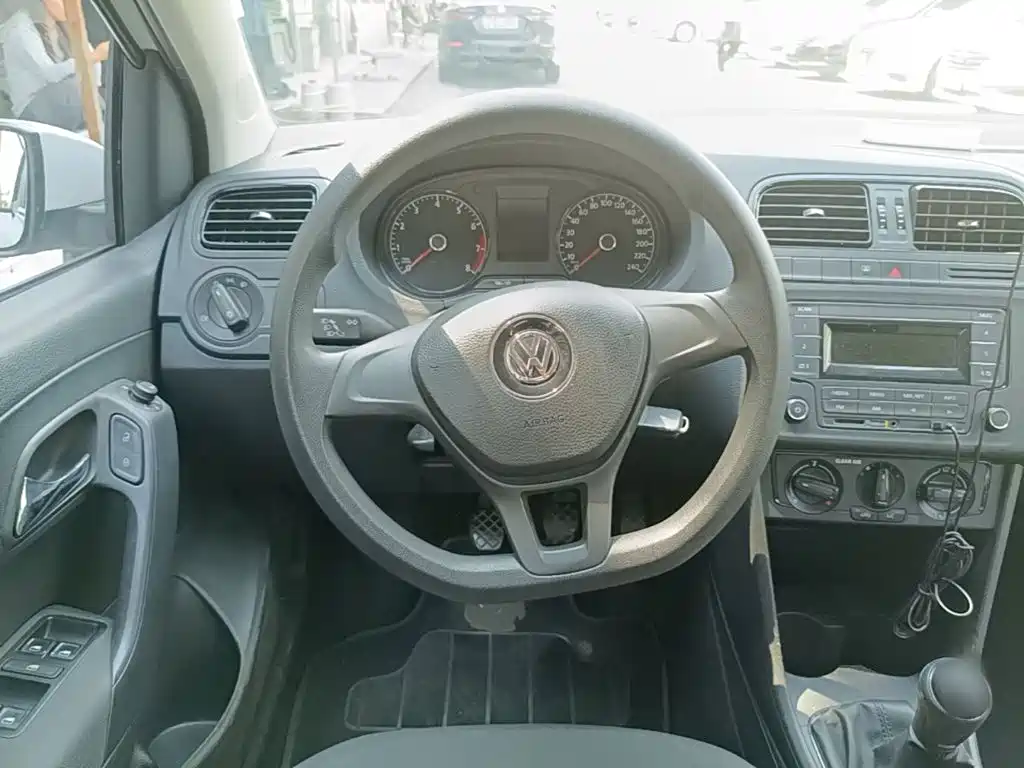 Volkswagen Polo — миниатюра 7
