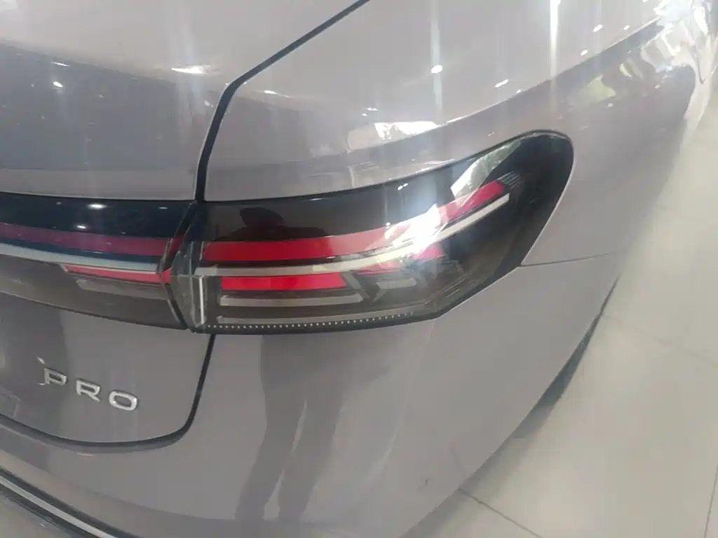 Volkswagen Passat 2025 Pro 380TSI