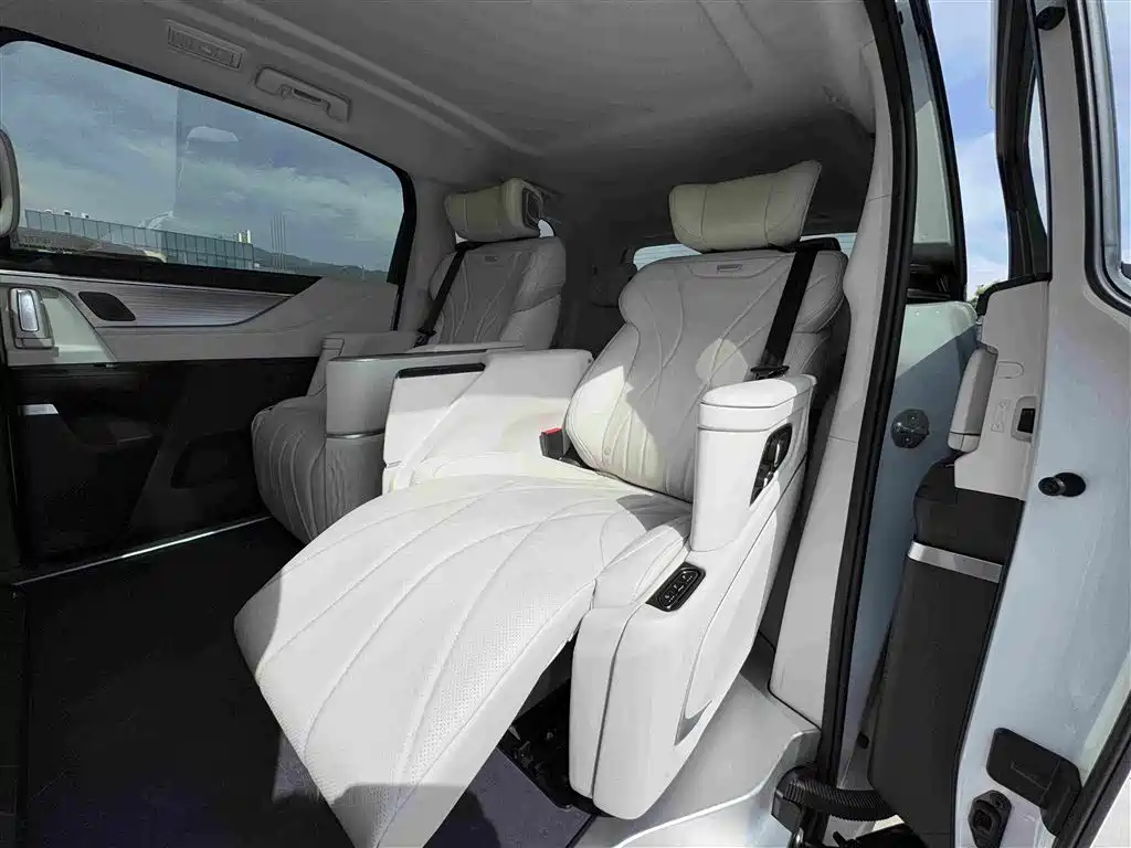 Buick GL8 Hybrid — миниатюра 14