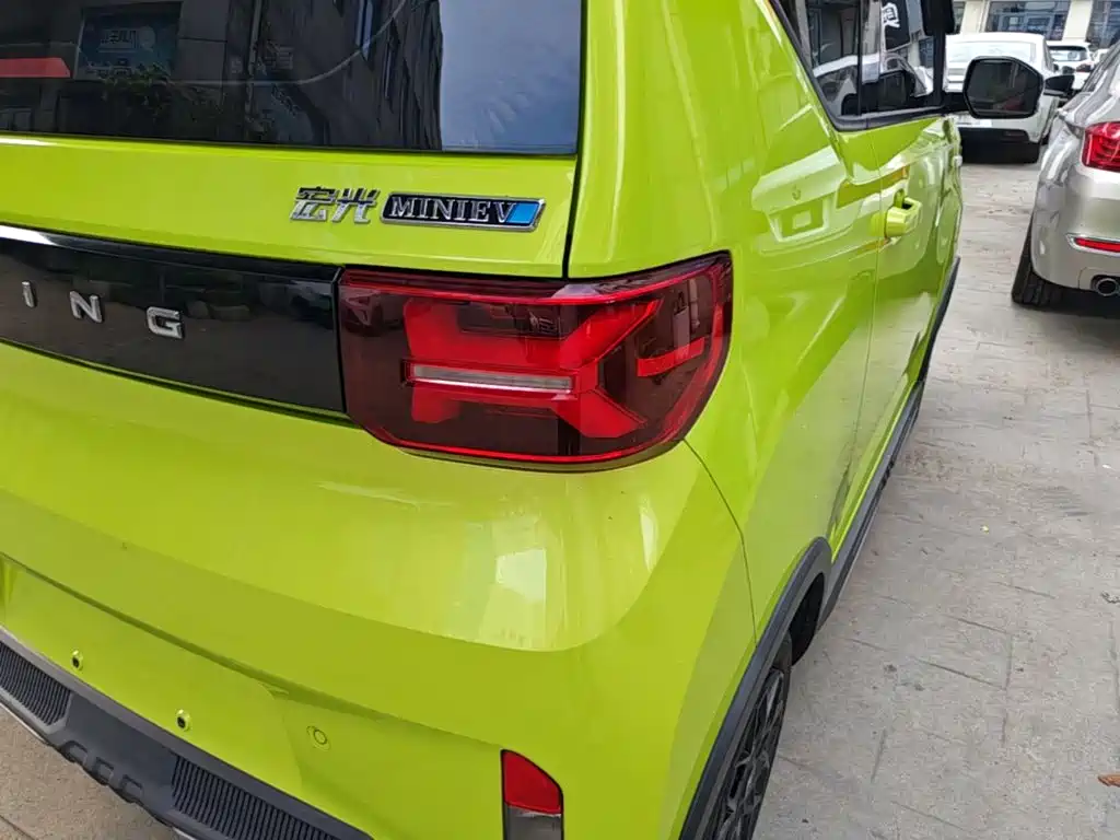 Wuling MINIEV — миниатюра 8