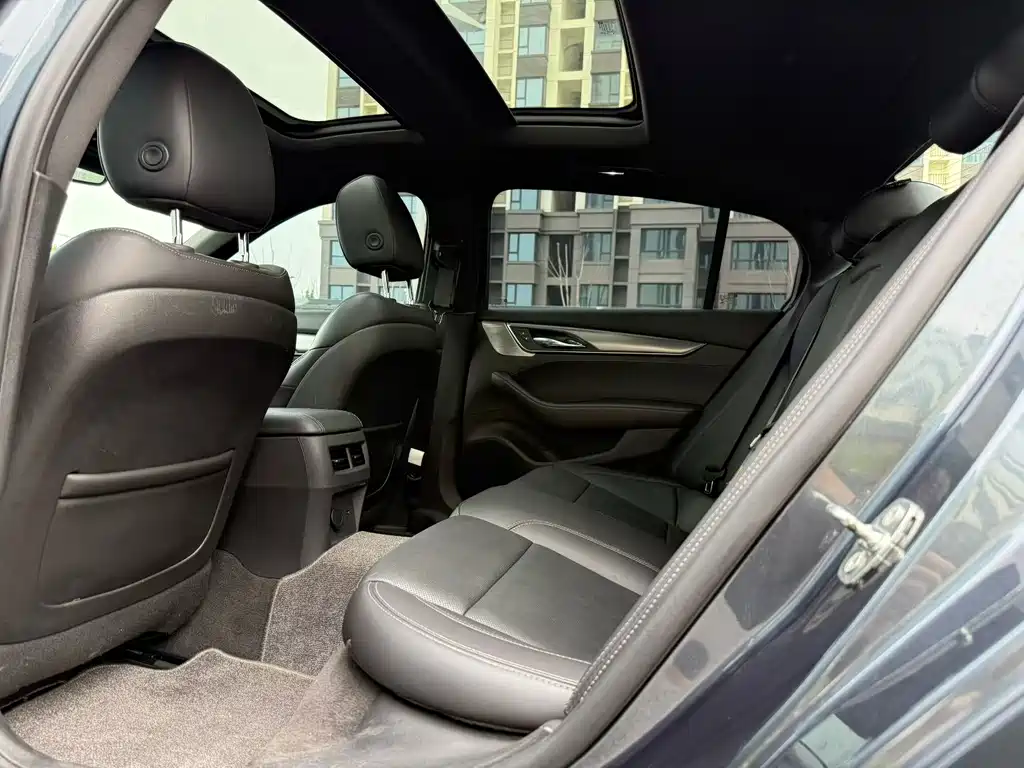 Cadillac CT5 — миниатюра 6
