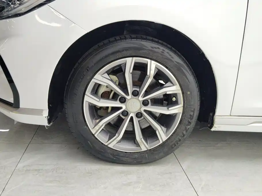 BYD MAX — миниатюра 6
