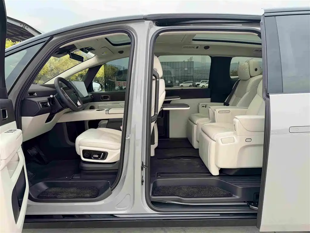 Li Auto Li MEGA — миниатюра 14