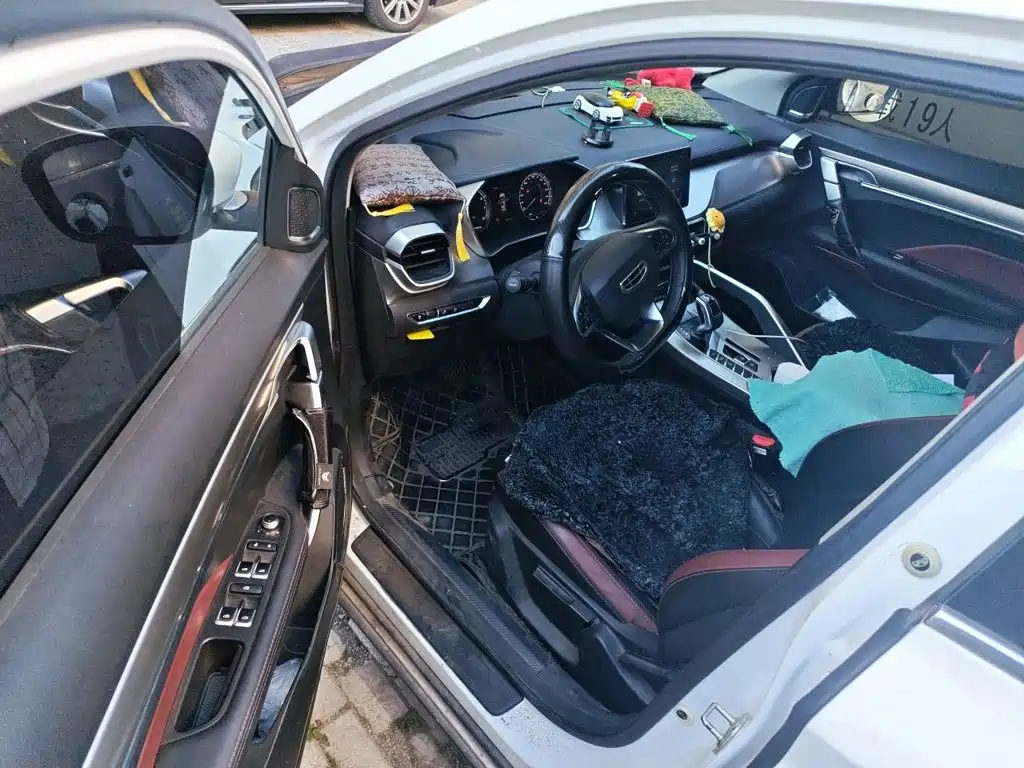 Geely Binyue — миниатюра 17