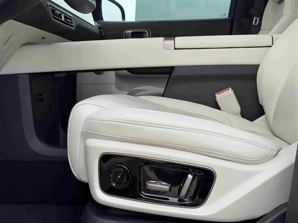 Li Auto Li MEGA — миниатюра 13
