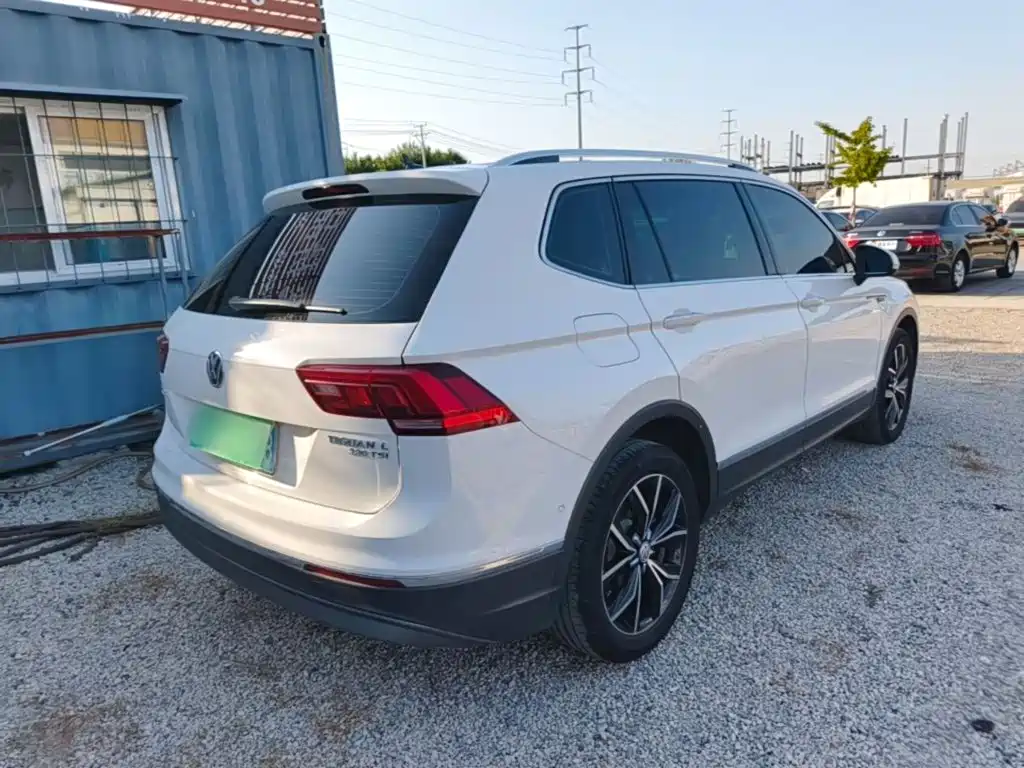 Volkswagen Tiguan L — миниатюра 7