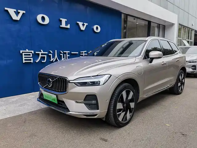 VOLVO XC60 PLUG IN HYBRID 2024