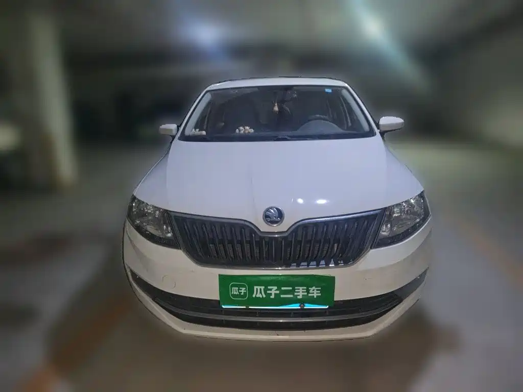Skoda Rapid Spaceback — миниатюра 2