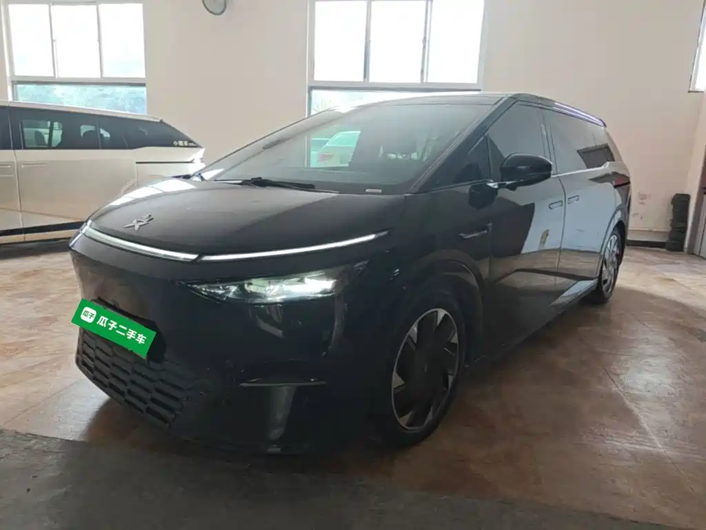 XPeng X9 — миниатюра 2