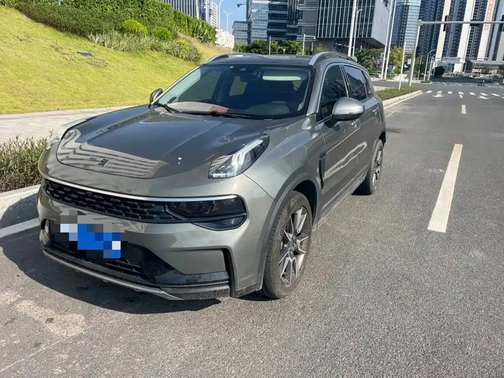 Lynk & Co Lynk & Co 01