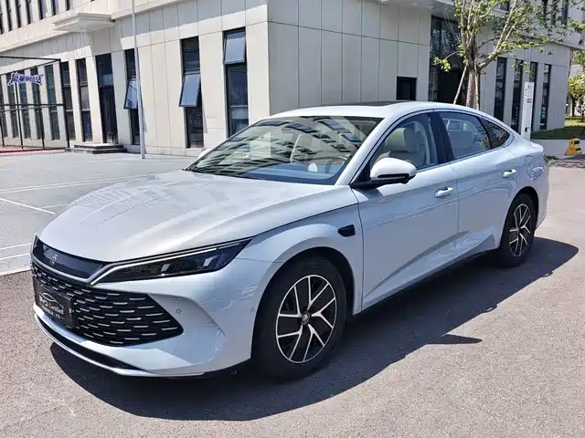 2025 BYD Qin