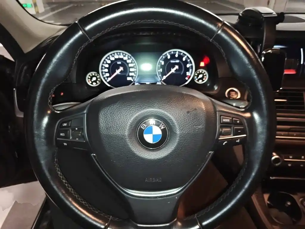 BMW 5 Series — миниатюра 3