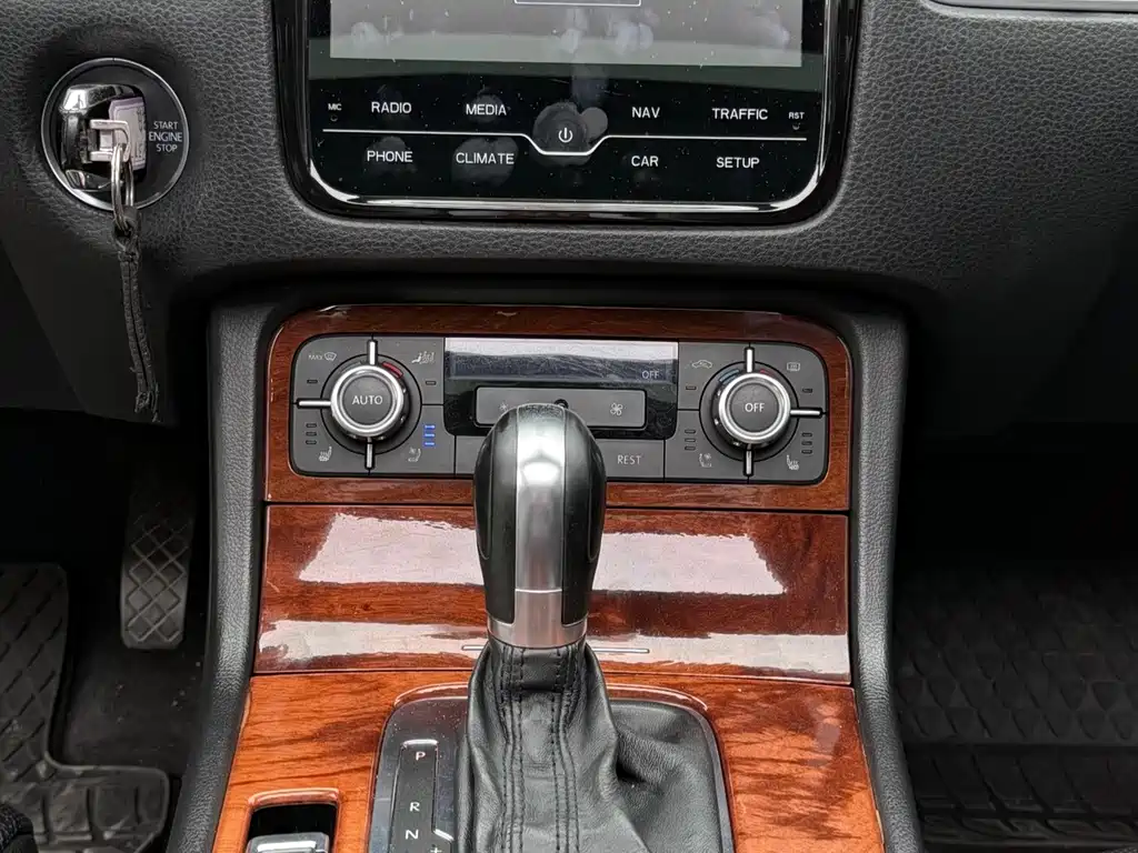 Volkswagen Touareg — миниатюра 13