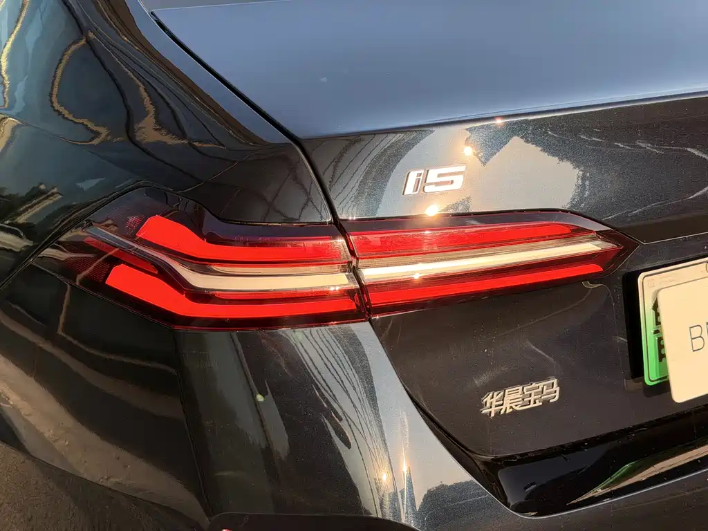 BMW i5 — миниатюра 28