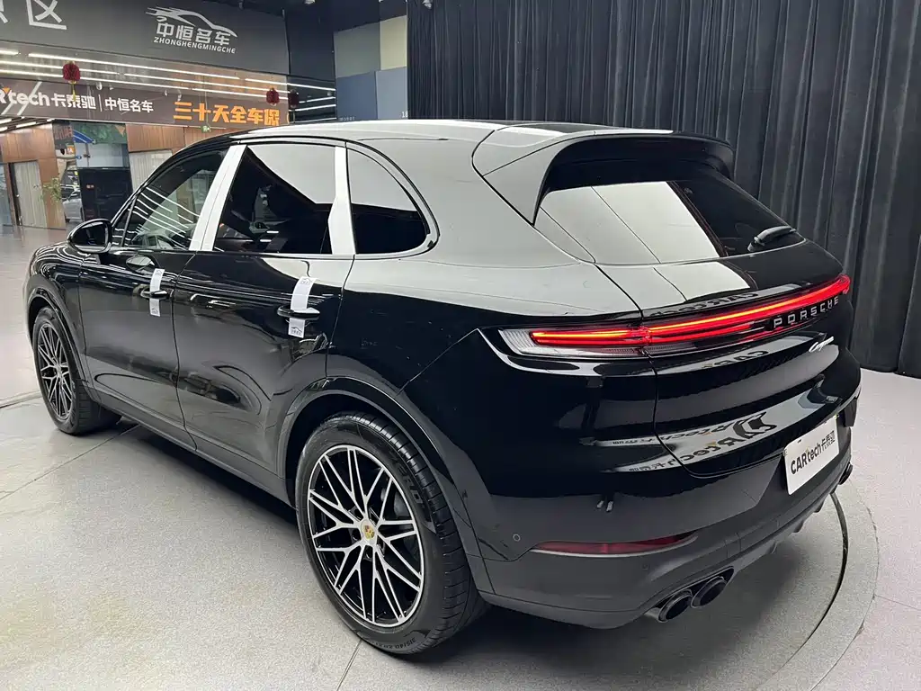 Porsche Cayenne — миниатюра 7