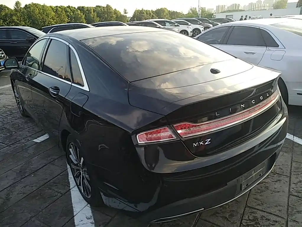 Lincoln MKZ — миниатюра 5