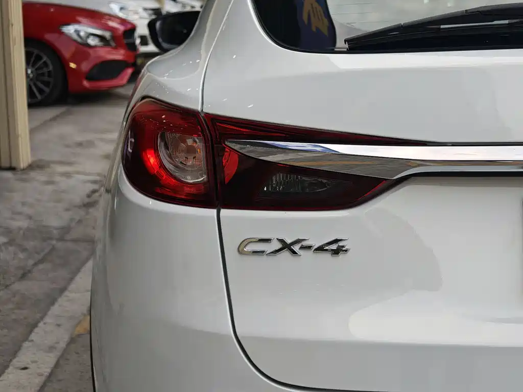 MAZDA CX 4