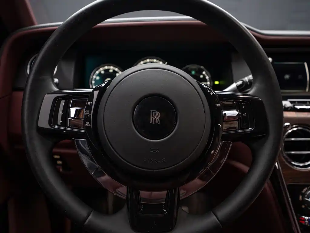 Rolls-Royce Cullinan — миниатюра 10