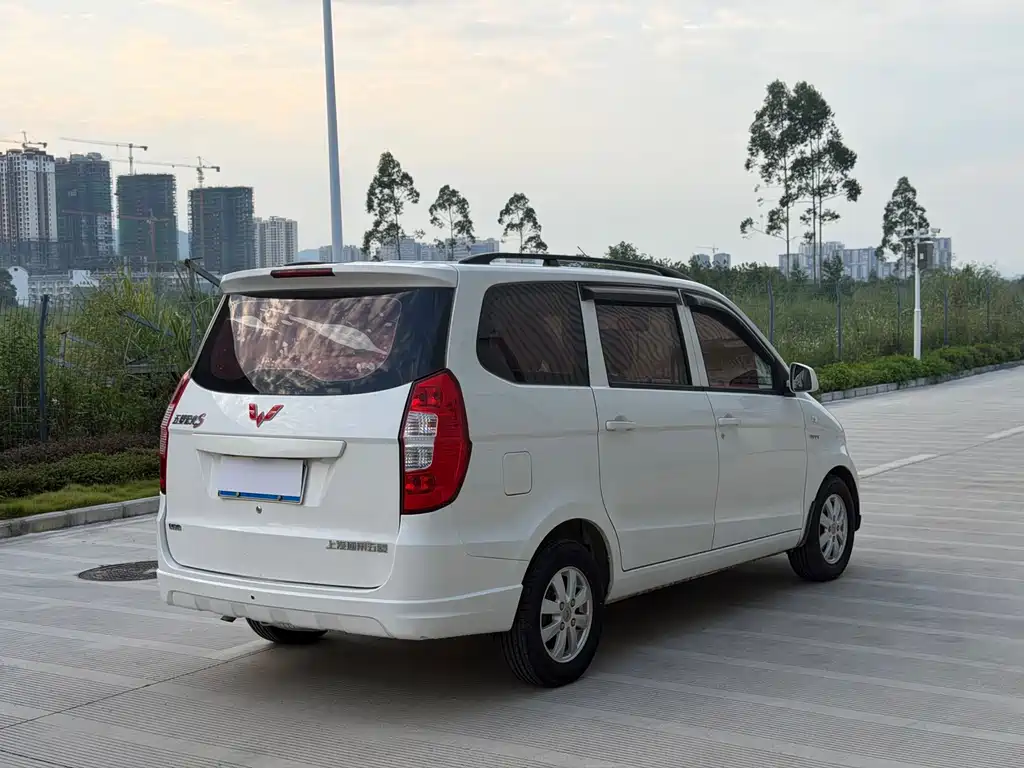 Wuling Hongguang — миниатюра 9