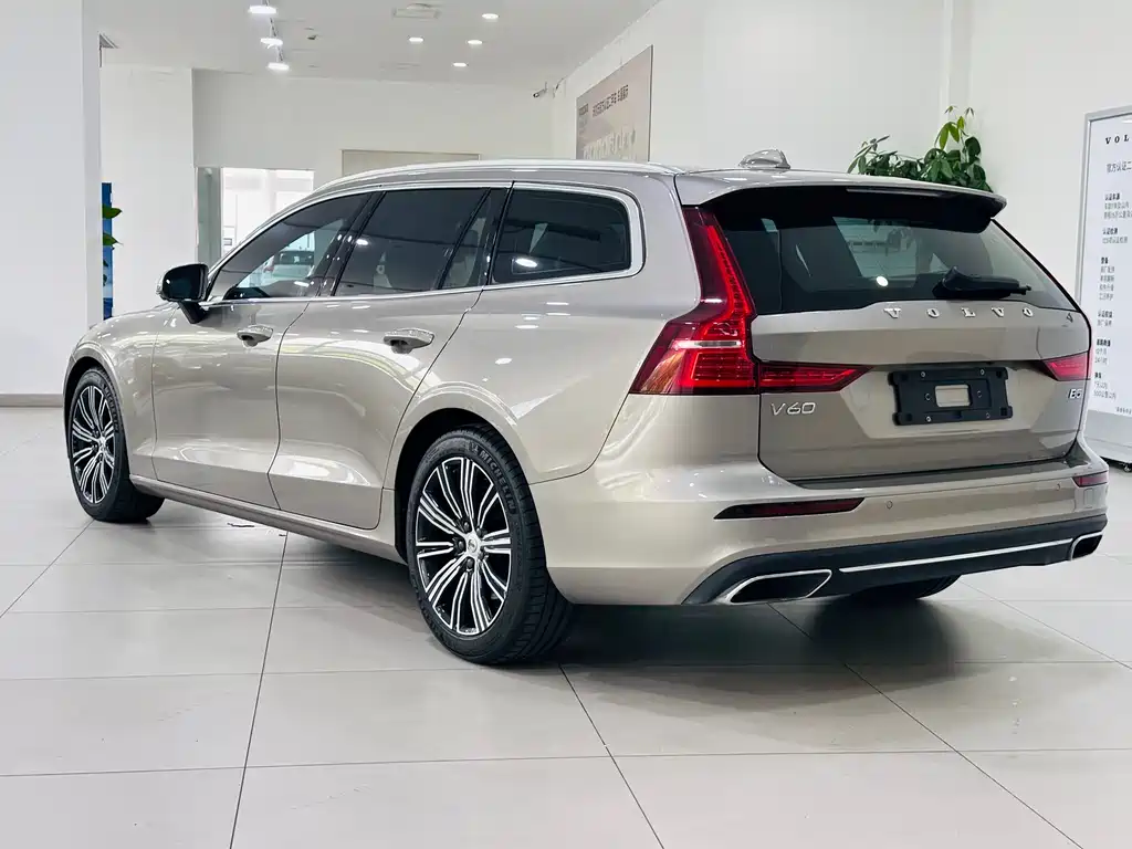 Volvo V60 2021 B5 Luxury
